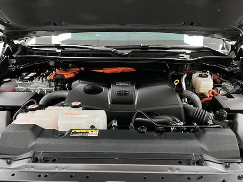 Used 2024 Toyota Tundra Limited AWD/4WD image 63