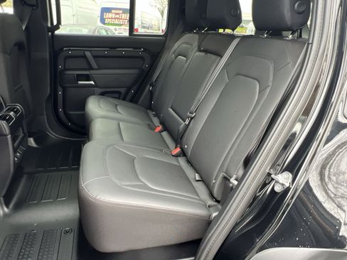 Used 2025 Land Rover Defender 110 S image 23