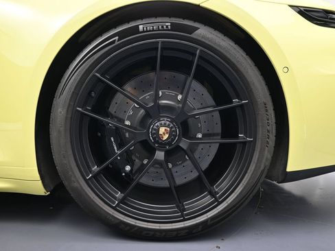 Certified 2025 Porsche 911 Targa 4 GTS AWD/4WD image 42