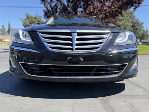 Used 2014 Hyundai Genesis 3.8 image 3