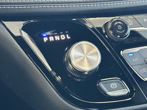 New 2025 Chrysler Pacifica Select image 19