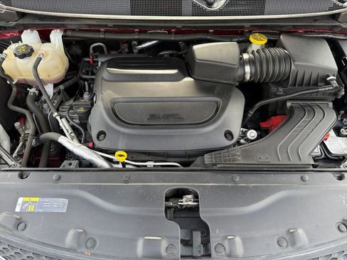 Certified 2019 Chrysler Pacifica Touring-L image 23