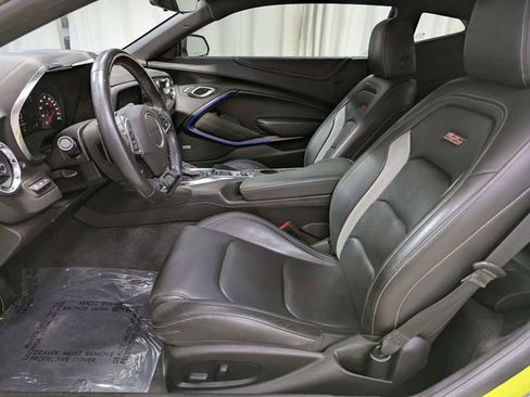 Used 2021 Chevrolet Camaro SS RWD image 12
