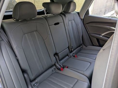 Used 2025 Audi Q5 Premium Plus w/ Premium Plus image 29