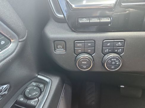 Certified 2023 Chevrolet Silverado 1500 High Country w/ Technology Package AWD/4WD image 23