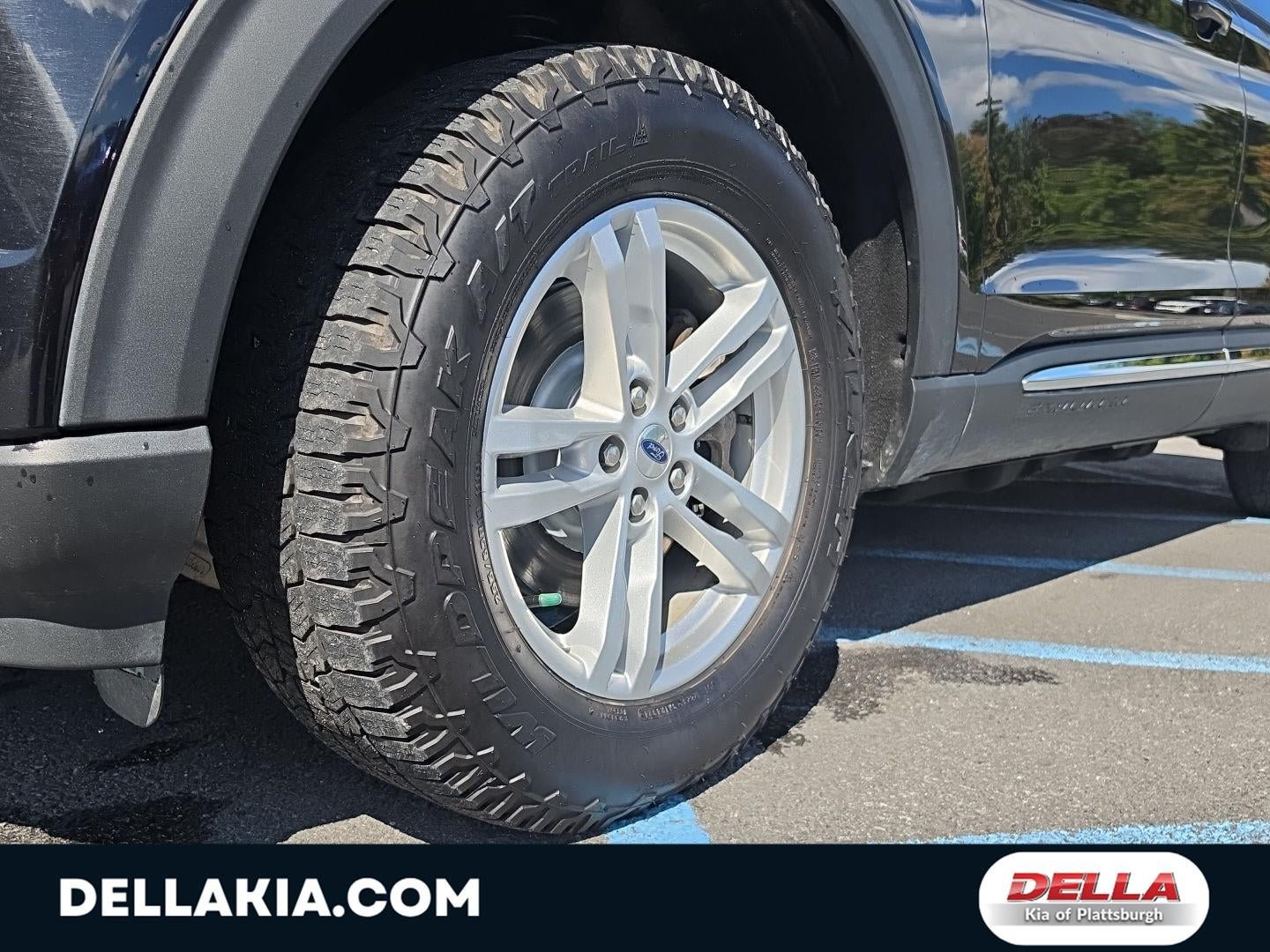 Used 2023 Ford Explorer XLT AWD/4WD image 17