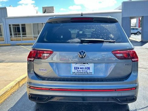 Used 2022 Volkswagen Tiguan SE R-Line image 8