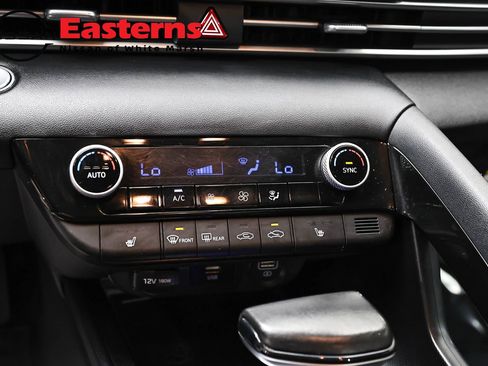 Used 2021 Hyundai Elantra SEL w/ Convenience Package FWD image 19