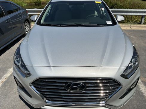 Used 2018 Hyundai Sonata SE FWD image 2