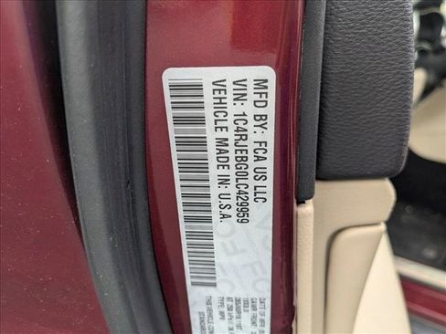 Used 2020 Jeep Grand Cherokee Limited image 14