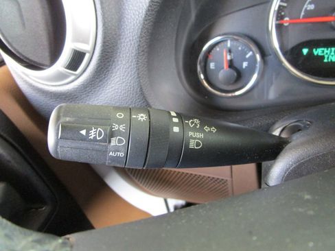 Used 2017 Jeep Wrangler Unlimited Sahara w/ Connectivity Group image 30