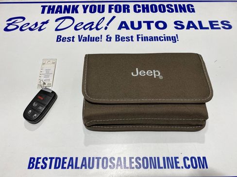 Used 2017 Jeep Grand Cherokee Limited w/ Trailer Tow Group IV AWD/4WD image 27