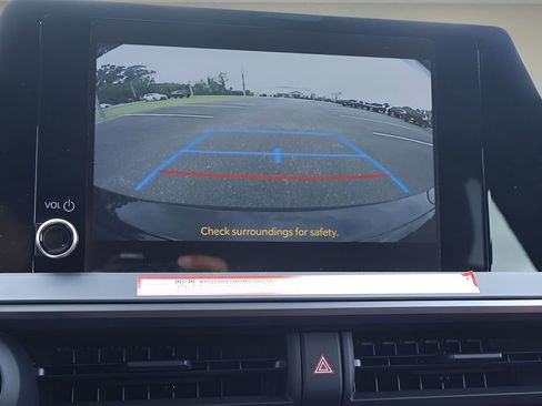 New 2026 Toyota Prius Plug-In Hybrid FWD image 22