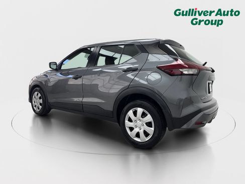 Used 2022 Nissan Kicks S FWD image 4