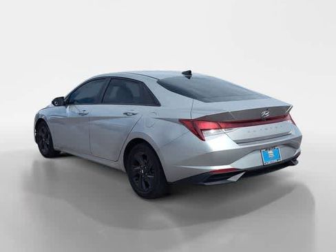 Certified 2021 Hyundai Elantra SEL w/ Convenience Package FWD image 3