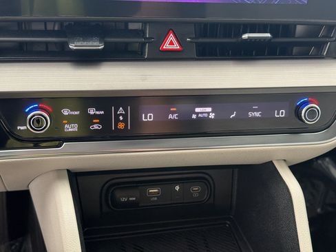 Used 2023 Kia Sportage EX FWD image 28
