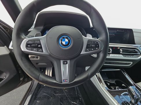 Used 2023 BMW X5 xDrive45e w/ Executive Package AWD/4WD image 16