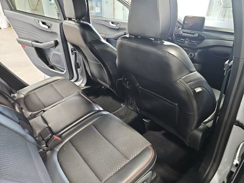 Used 2025 Ford Escape ST-Line Select AWD/4WD image 11