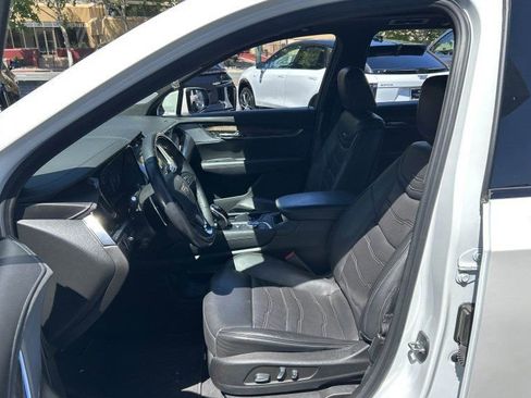 Certified 2023 Cadillac XT6 Sport w/ Platinum Package AWD/4WD image 3