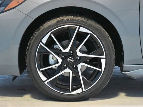 New 2025 Nissan Sentra SR image 20