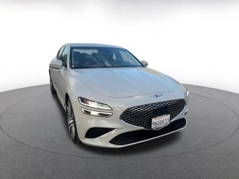 Used 2025 Genesis G70 2.5T image 3