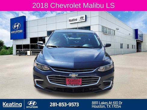 Used 2018 Chevrolet Malibu LS FWD image 2