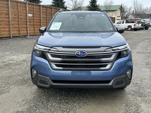 Used 2025 Subaru Forester Limited w/ Popular Package #1 image 2