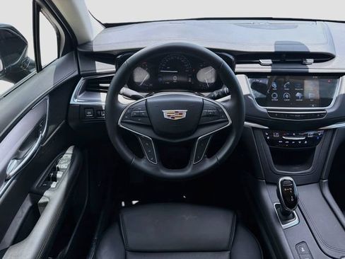 Used 2019 Cadillac XT5 Premium Luxury FWD image 18