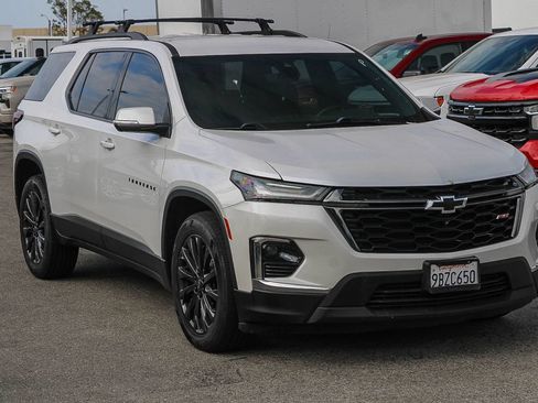Used 2022 Chevrolet Traverse RS w/ LPO, Floor Liner Package FWD image 3