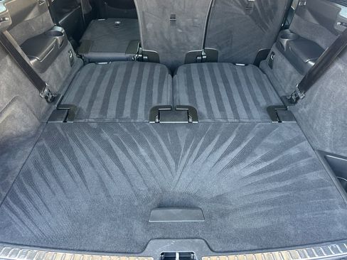Certified 2025 Volvo XC90 T8 Plus w/ Protection Package Premier AWD/4WD image 18