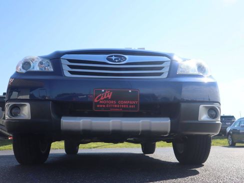 Used 2011 Subaru Outback 2.5i Limited w/ PWR Moonroof Pkg AWD/4WD image 5