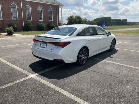 Used 2019 Toyota Avalon XSE w/ Carpet Mat Package FWD image 7