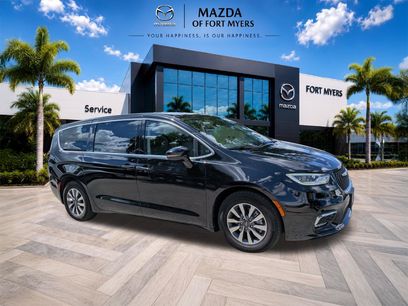 Used 2024 Chrysler Pacifica Limited