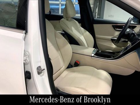 Certified 2025 Mercedes-Benz C 300 4MATIC Sedan image 8