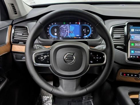 Used 2024 Volvo XC90 B5 Plus w/ Protection Package Premier image 35