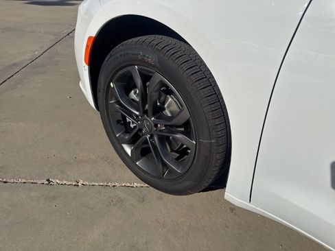 New 2026 Chrysler Pacifica Select FWD image 9