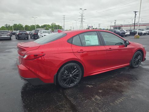 New 2026 Toyota Camry SE FWD image 5
