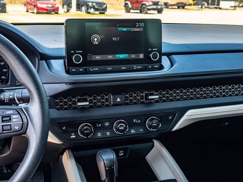 Used 2024 Honda Accord EX image 11