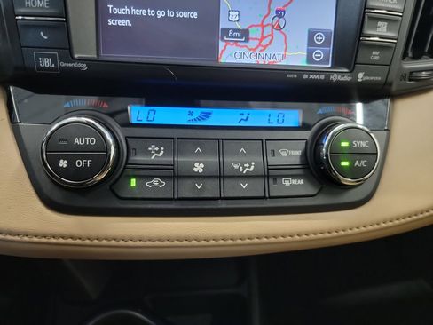 Used 2016 Toyota RAV4 Limited AWD/4WD image 21