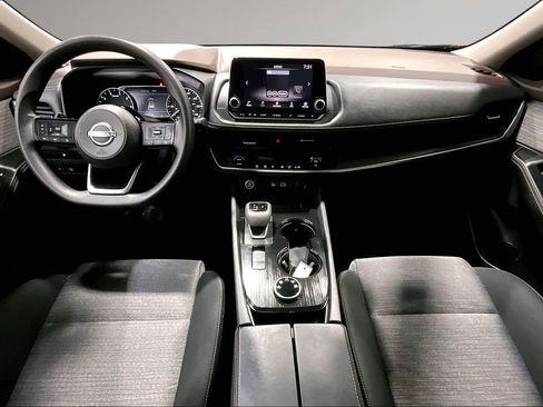 Used 2023 Nissan Rogue SV image 8