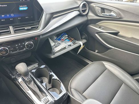 Certified 2025 Chevrolet Trax ACTIV w/ Sunroof Package FWD image 32