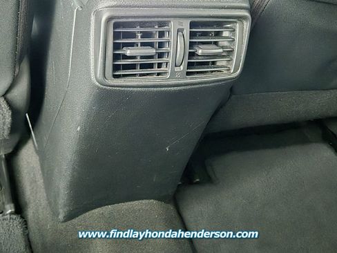 Used 2017 Nissan Rogue SV image 18