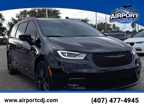 New 2026 Chrysler Pacifica Select w/ S Appearance Package image 1