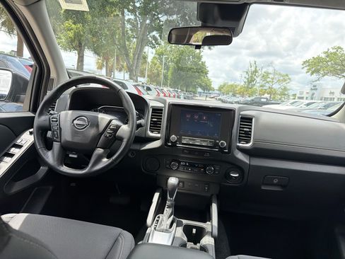 Used 2024 Nissan Frontier SV w/ SV Convenience Package RWD image 30