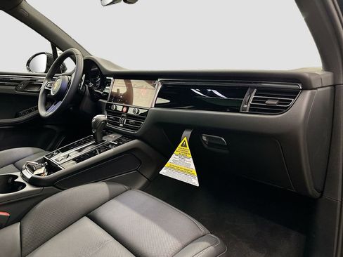New 2026 Porsche Macan AWD/4WD image 31