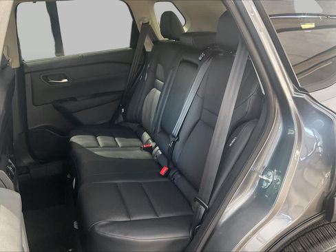 Used 2024 Nissan Rogue SV w/ SV Premium Package FWD image 21