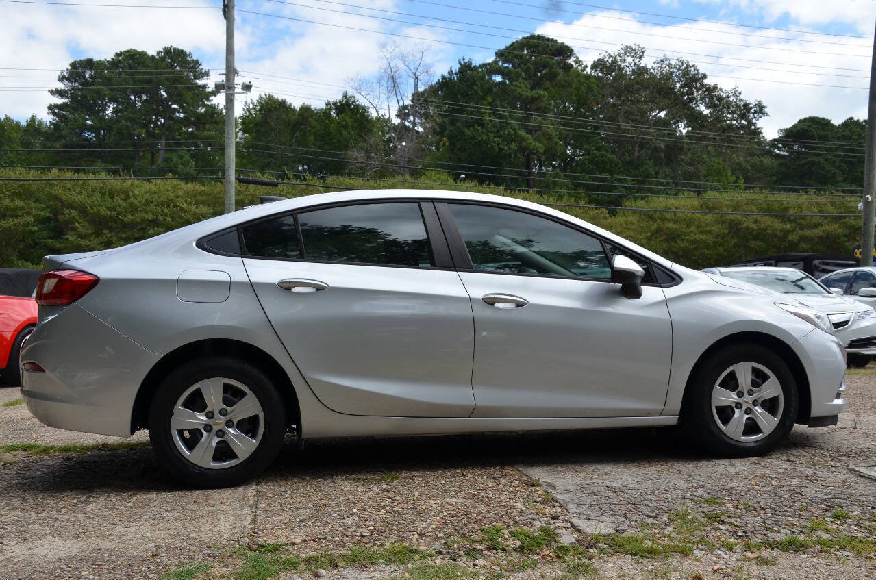 Used 2018 Chevrolet Cruze LS FWD image 5