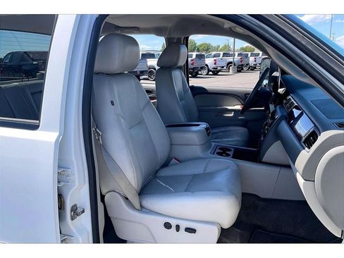 Used 2014 Chevrolet Silverado 2500 LTZ w/ LTZ Plus Package AWD/4WD image 8