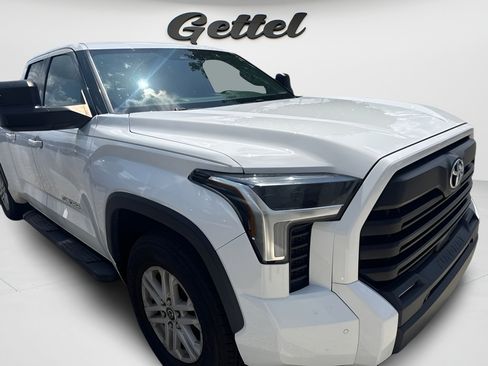 Used 2022 Toyota Tundra SR5 w/ SR5 Premium Package RWD image 6