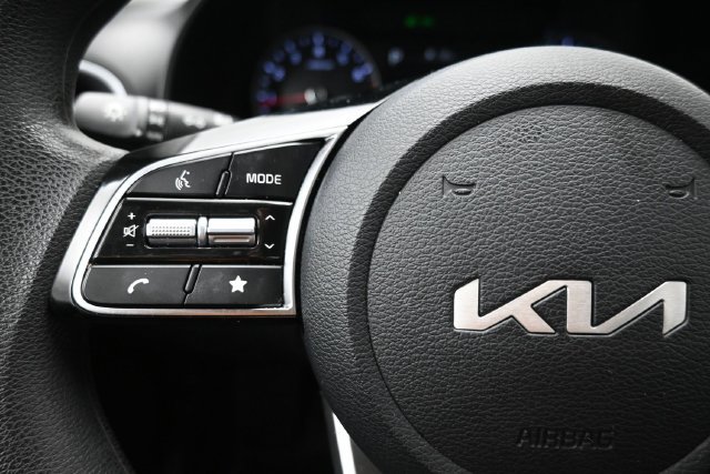 Used 2024 Kia Forte LXS FWD image 25